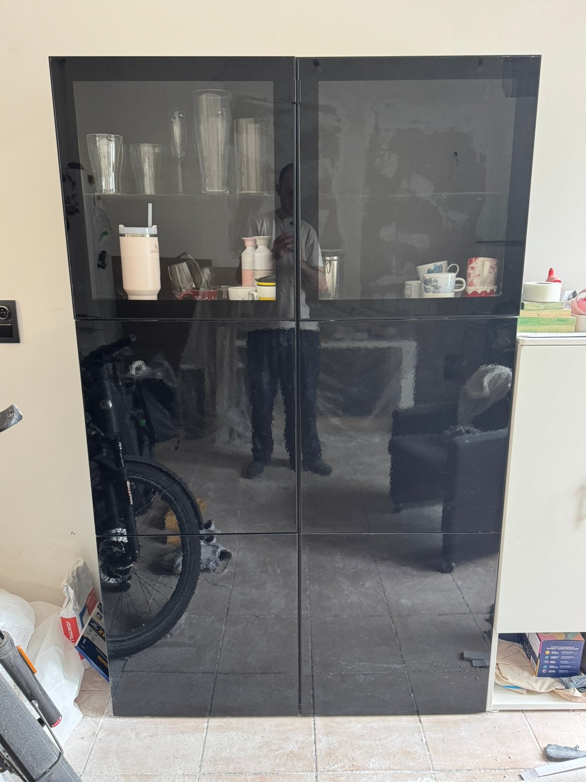 Kast met glazen deur, Huis en Inrichting, Kasten | Kleerkasten, Glas, Ophalen