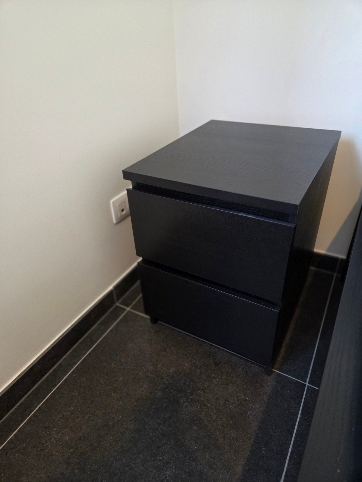 Table de chevet IKEA MALM noire — 2 tiroirs, Maison & Meubles, Enlèvement