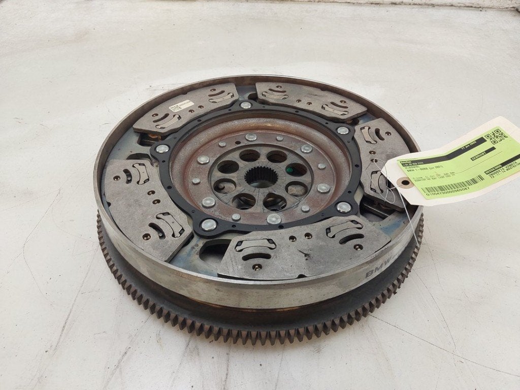 VLIEGWIEL BMW 1 serie (F40) (01-2019/-), Gebruikt, BMW, Petuelring 130
80809  München, DE, Bayerische Motoren Werke AG