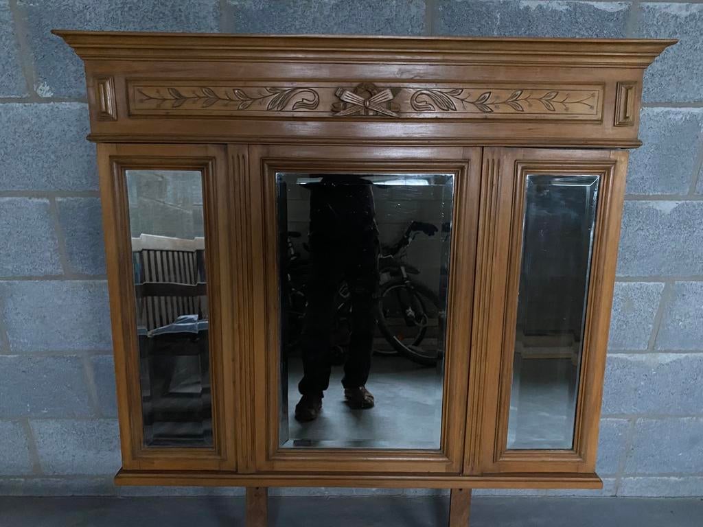 Triptyque en miroir, Enlèvement