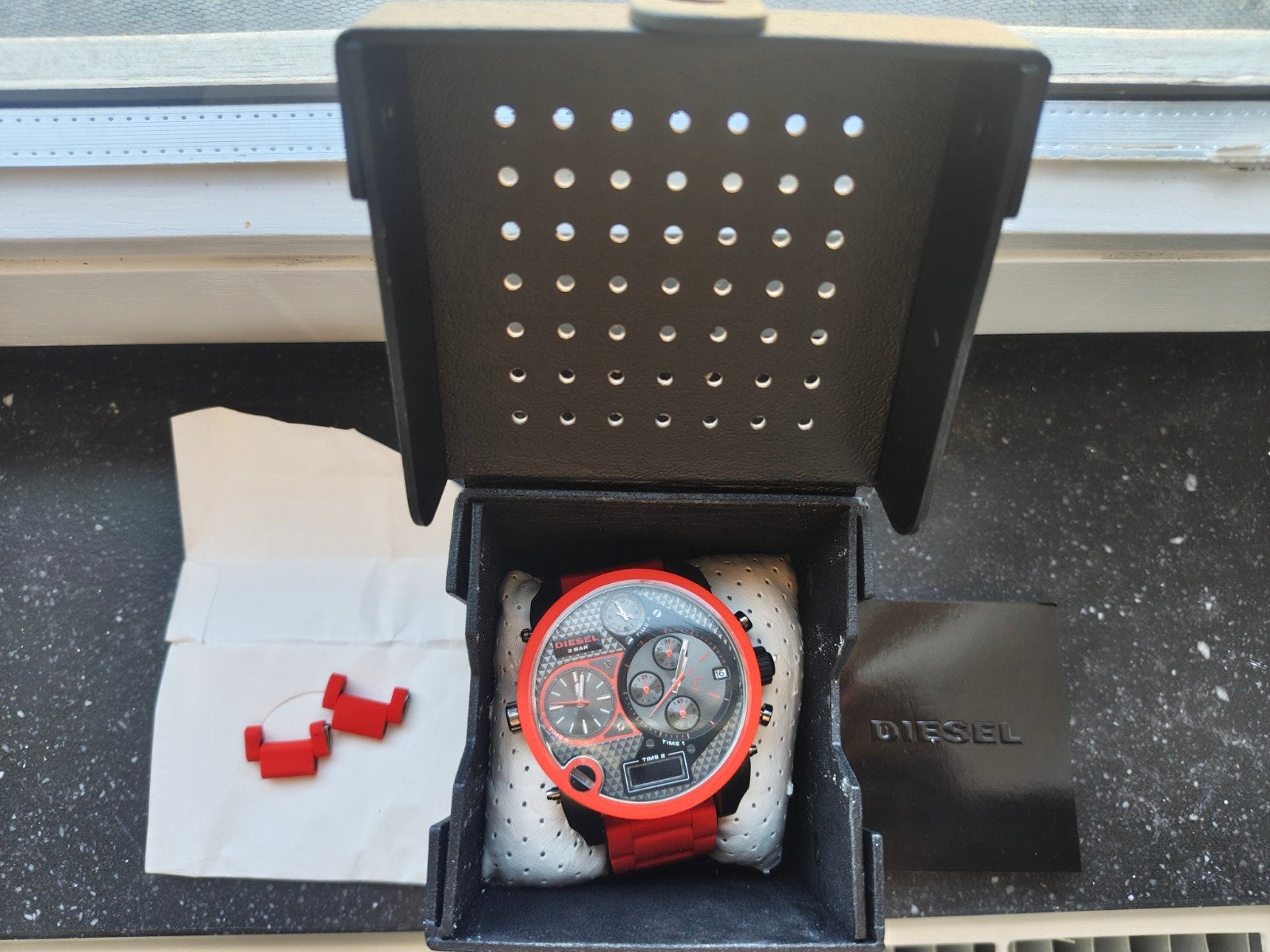 montre Diesel état impeccable, Bijoux, Sacs & Beauté, Enlèvement ou Envoi