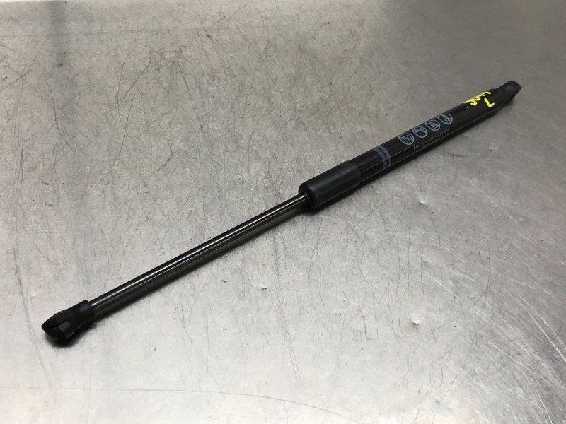 GASDRUKVEER LINKS VOOR Toyota Yaris IV (P21 / PA1 / PH1), Gebruikt, Toyota