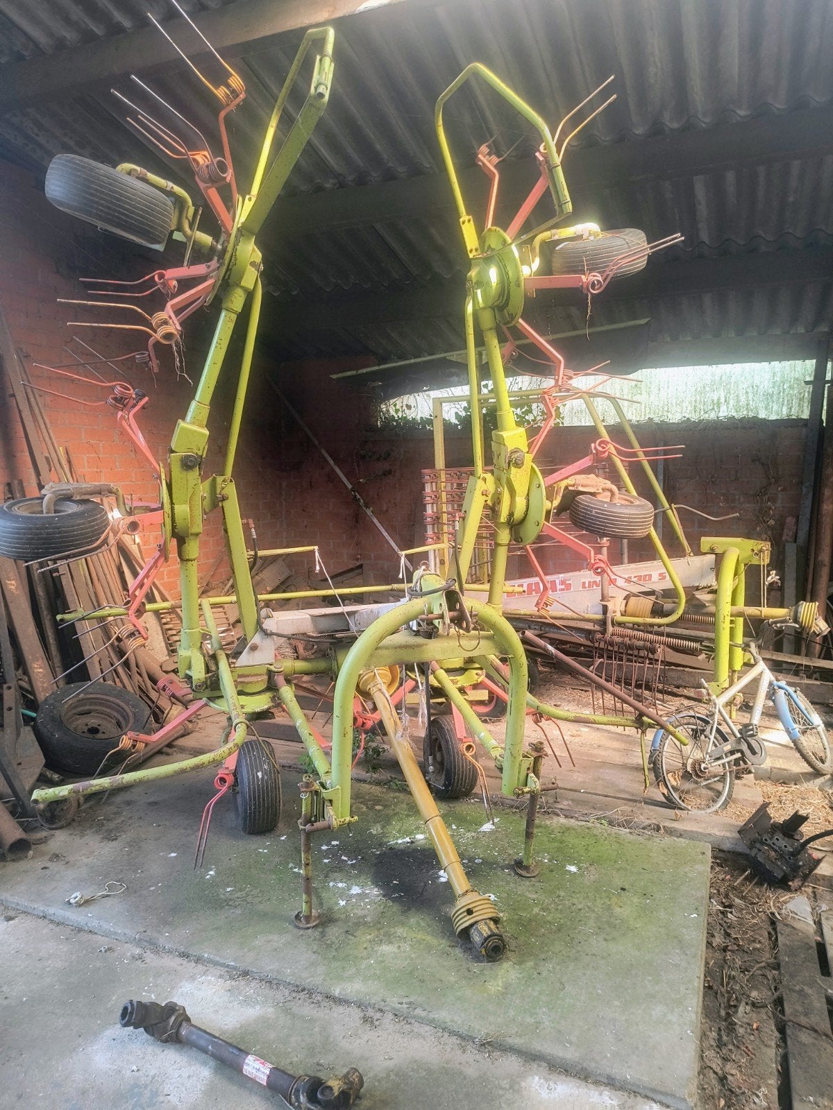 Claas hark en hooischudder, Zakelijke goederen, Ophalen