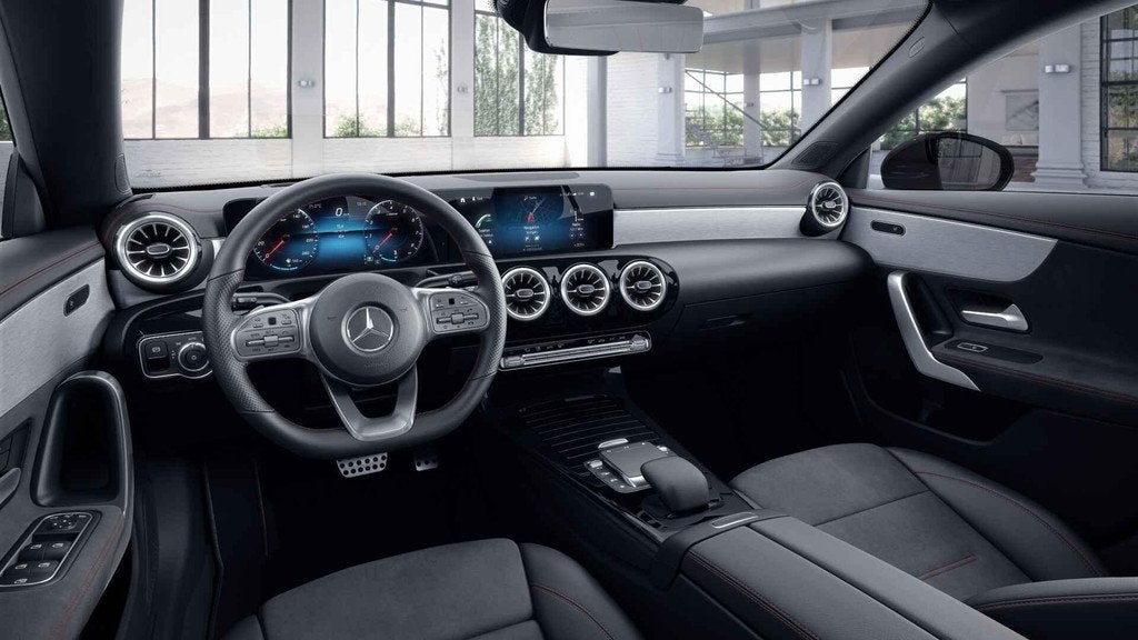 Mercedes-Benz CLA-Klasse 180 Shooting Brake AMG Line Night P, Auto's, Mercedes-Benz, CLA, Stof, 4 cilinders, 136 pk