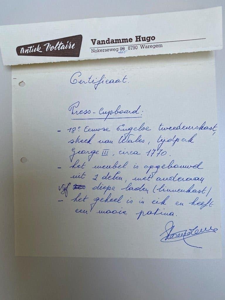 Antieke kast (18e eeuwse Engelse tweedeurskast), Ophalen