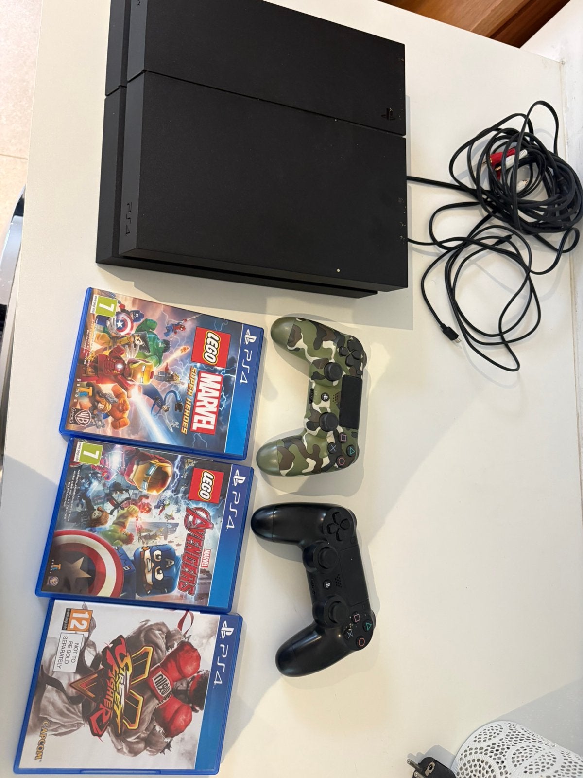 Playstation 4, + 2 manettes +, + 3 jeux, 500 GB, Enlèvement ou Envoi, Utilisé, Avec 2 manettes