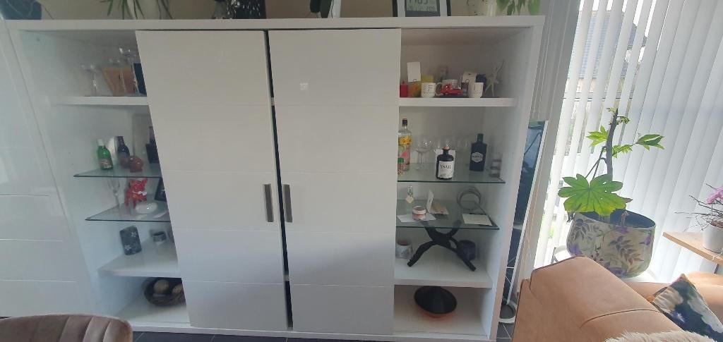 Moderne wit glanzende kast, 200 cm ou plus, Comme neuf, Avec tablette(s), 50 à 75 cm
