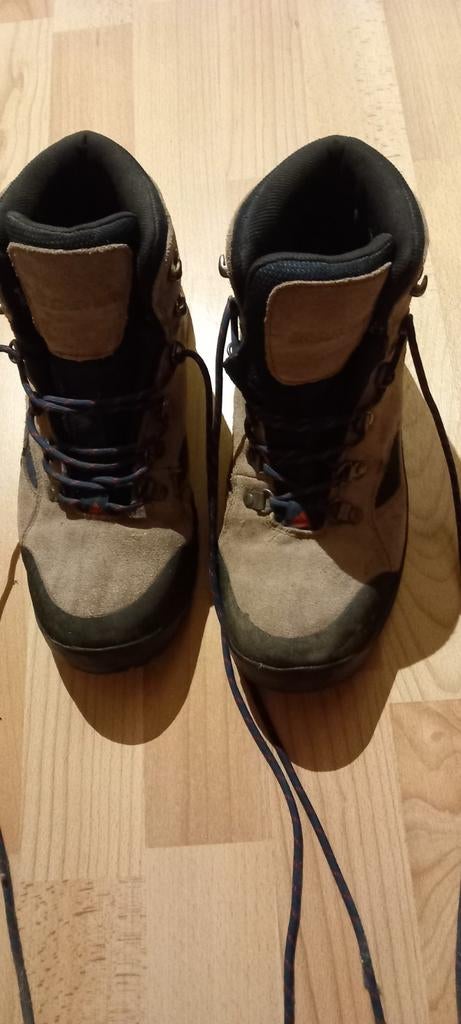 Chiro schoenen maat 42 zgan, Ophalen, Zo goed als nieuw, Schoenen