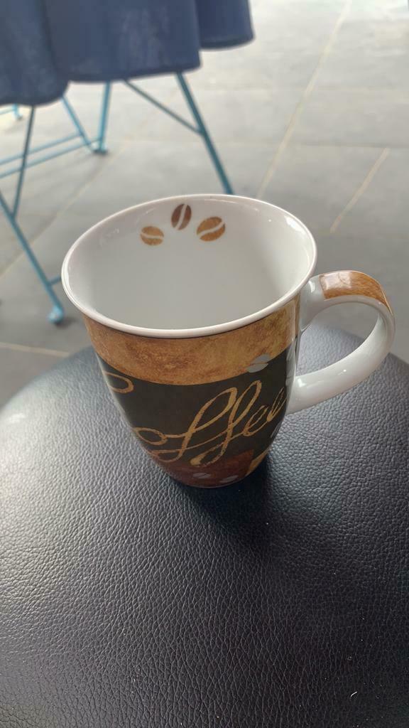 coffee mokken 2 stuks + 1, Enlèvement ou Envoi, Comme neuf, Autres matériaux, Autres styles