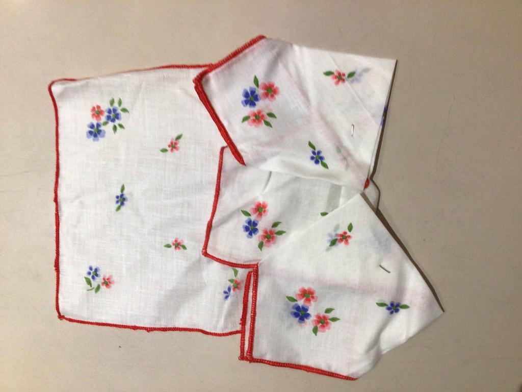 Leuke katoenen zakdoekjes geborduurd met bloemetjes motief, Ophalen, Nieuw, Meisje