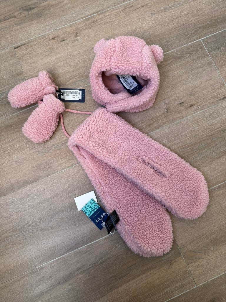 Sarlini winterset voor baby– nieuw met labels vanaf 6 manden, Enfants & Bébés, Vêtements de bébé | Bonnets, Écharpes & Moufles