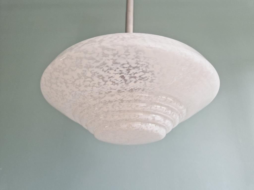 Art Deco hanglamp in wit gespikkeld glas, jaren 30, Ophalen of Verzenden
