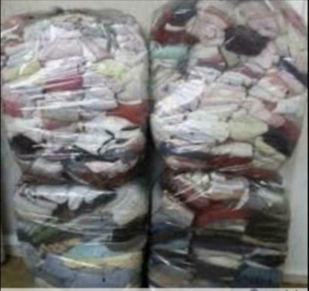 Énorme lot de vêtements enfant ado 1€