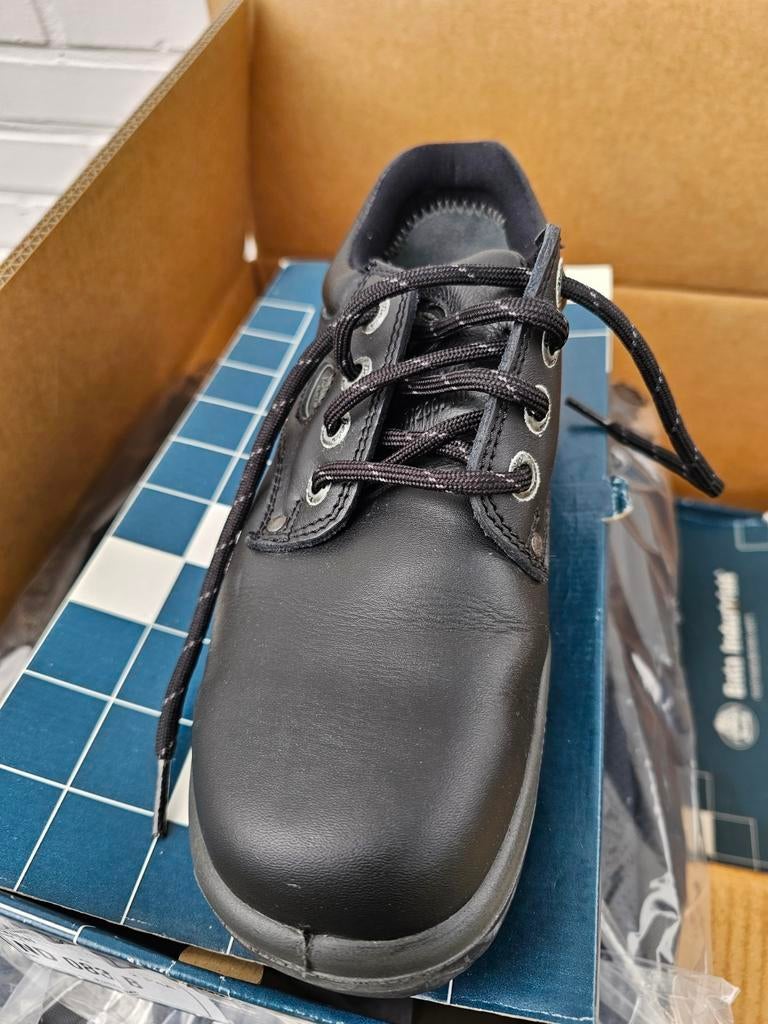 Werkschoenen, Ophalen