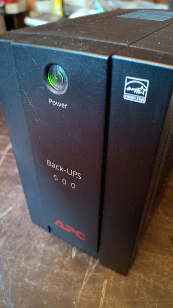 UPS APC BX500CI - 300W - nieuwe 12v/9Ah batterij, Verzenden, Gebruikt