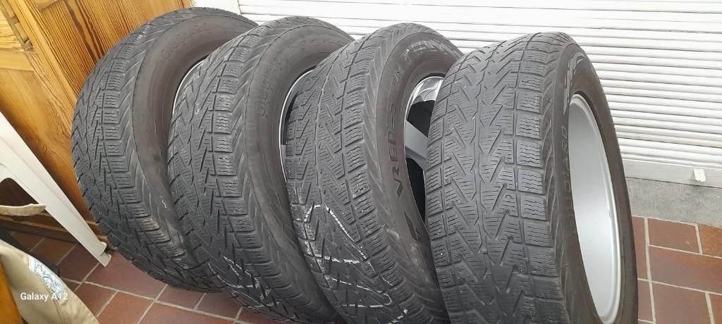 4 winterbanden met alu velgen vredestein 215/70 R16, Autos : Pièces & Accessoires, Pneus & Jantes, Enlèvement, Pneus hiver, Jante(s)