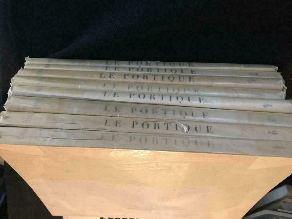 Le portique 1-8, Envoi