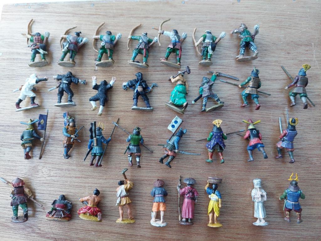 Samouraïs et ninjas japonais 28 mm, Hobby & Loisirs créatifs, Enlèvement ou Envoi, Comme neuf, 1:35 à 1:50, Personnage ou Figurines