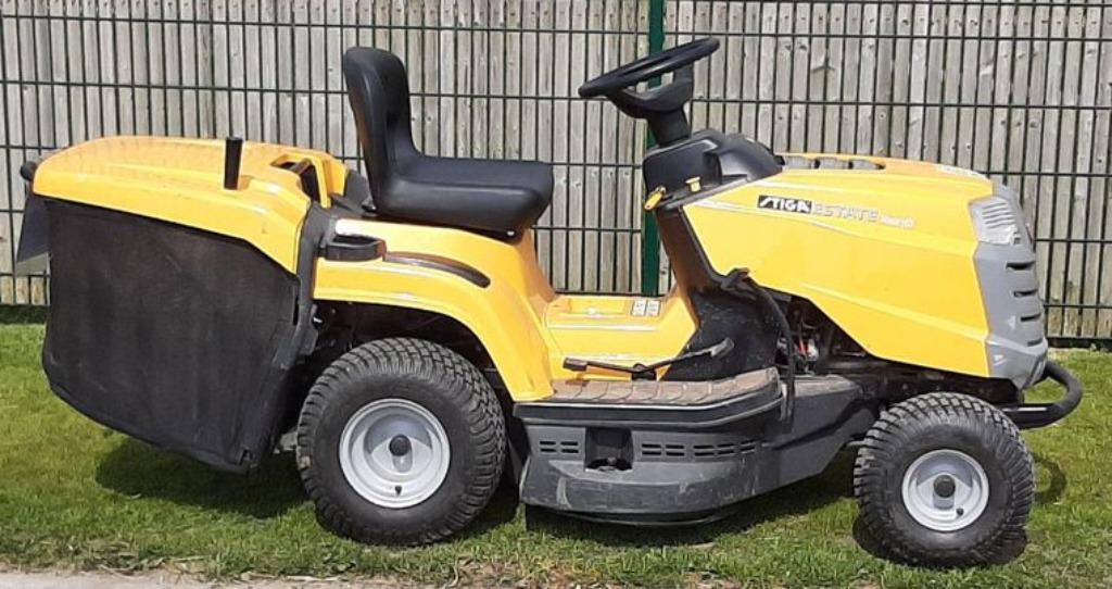 Te huur: Zitmaaier + gazonbeluchter + tuinwals, Ophalen of Verzenden