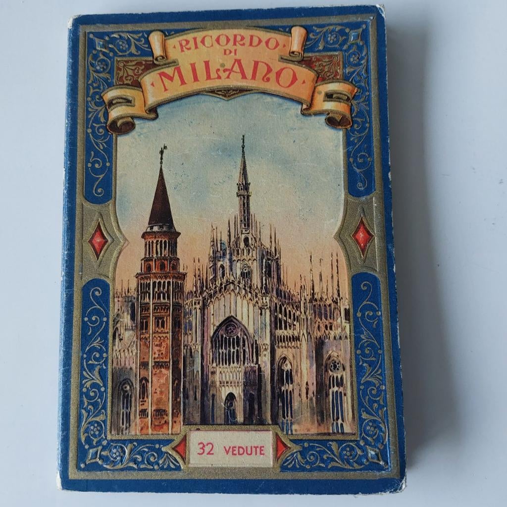 Oud boekje met 32 oude "vedute" zichten van Milaan., Ophalen