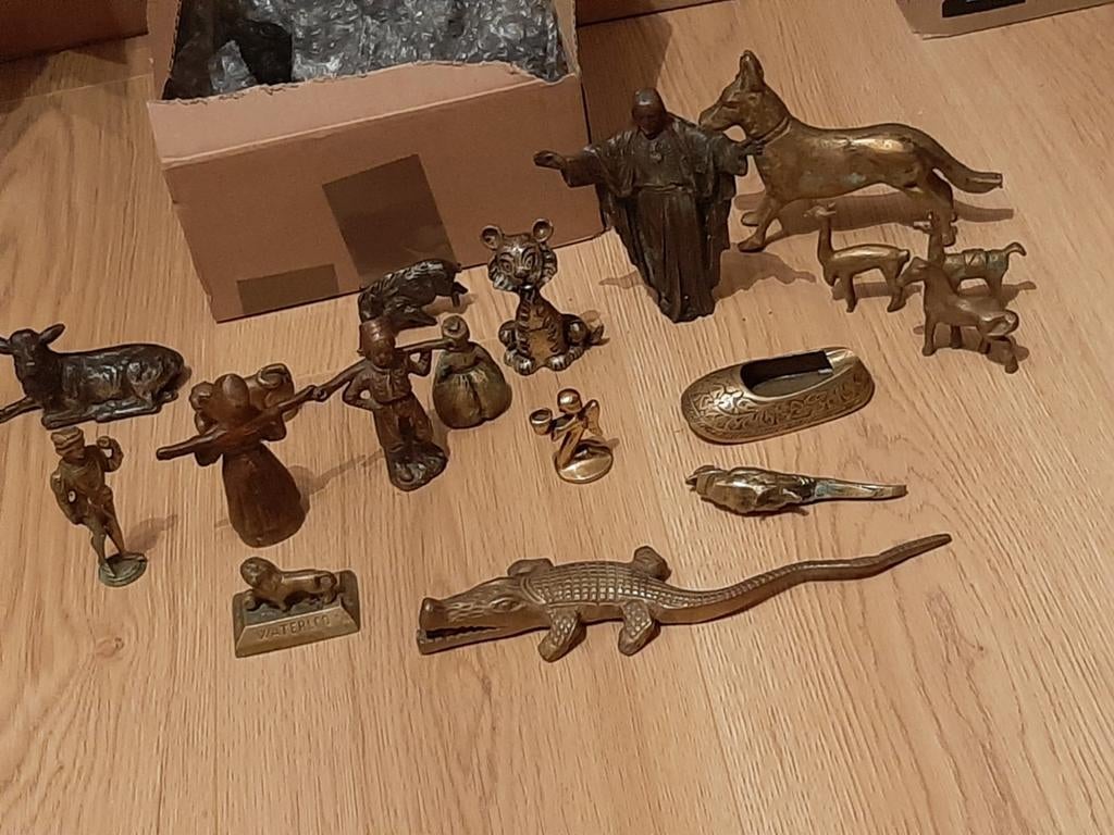 Objets en bronze, Enlèvement ou Envoi