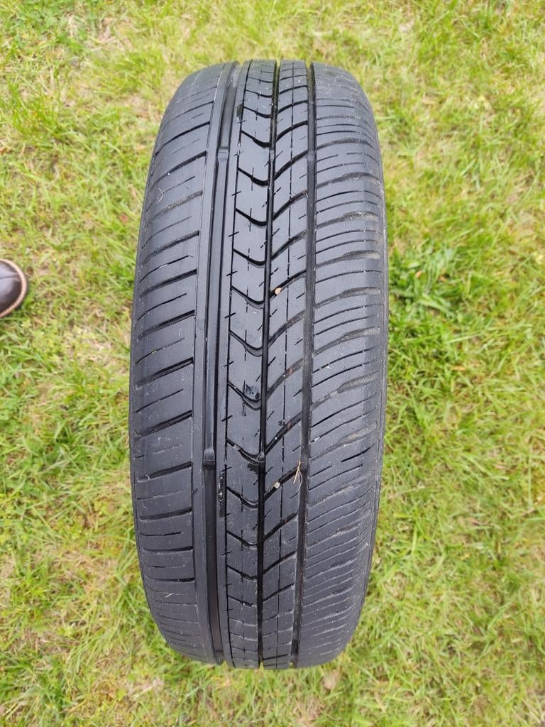 1 zomerband auto155/65R14-75S  nog 4/5 mm.Falken, Autos : Pièces & Accessoires, Pneus & Jantes, Enlèvement