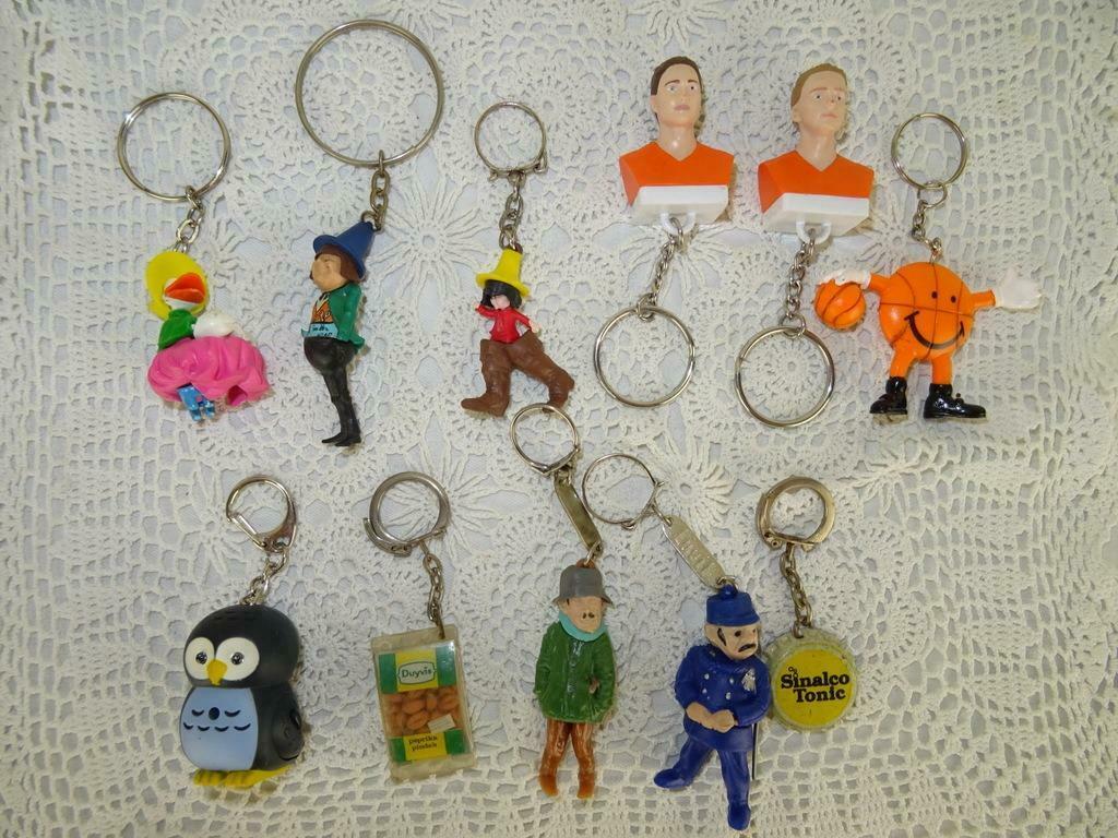 Collectie vintage sleutelhangers vintage sleutelhanger 13x, Gebruikt, Overige typen, Ophalen of Verzenden, Onbekend