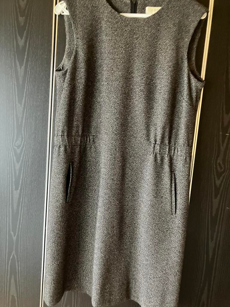 Robe Gigue taille 40 comme neuve, Vêtements | Femmes, Taille 38/40 (M), Gris, Comme neuf, Enlèvement