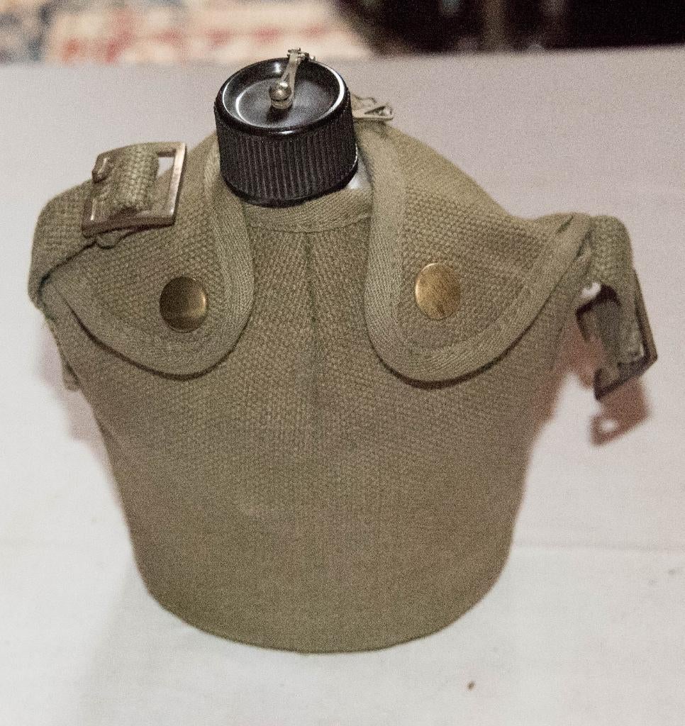 Gourde militaire avec son quart, Enlèvement ou Envoi, Armée de terre, Autres types