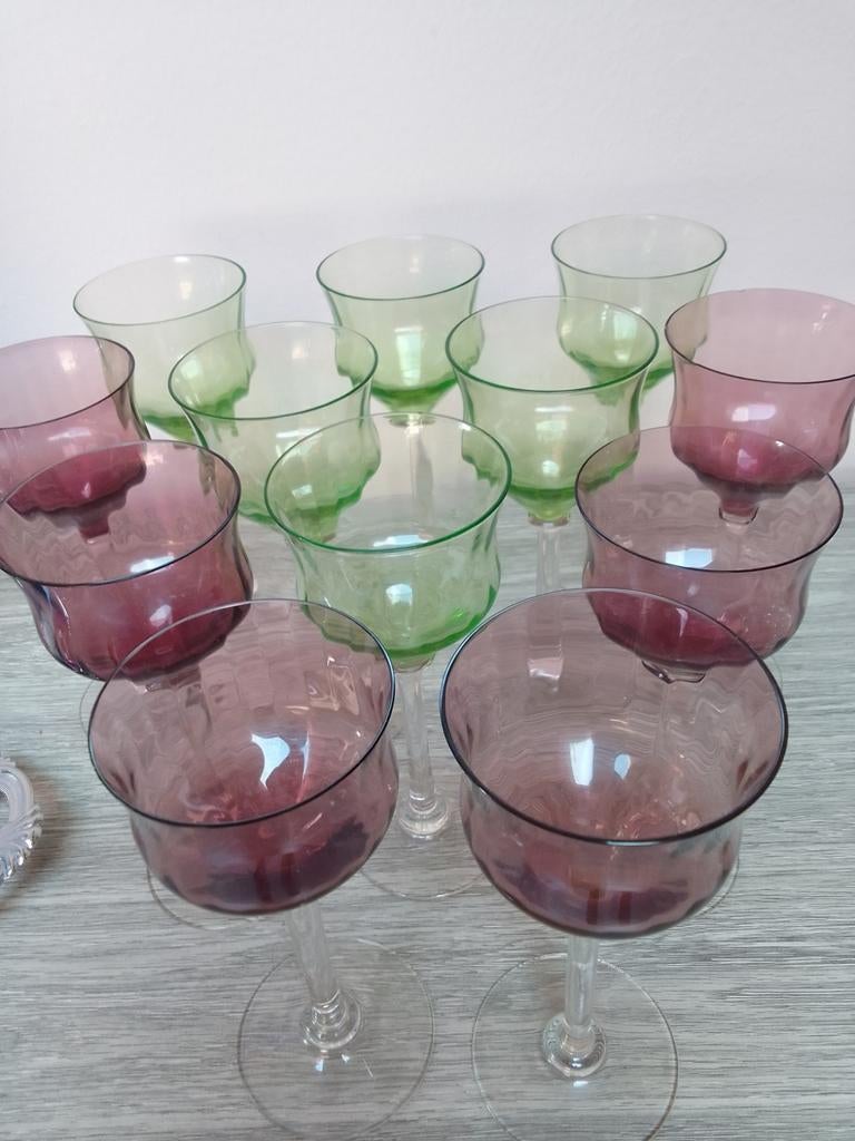 Ensemble de 12 verres à vin anciens et très rares en manganè, Enlèvement