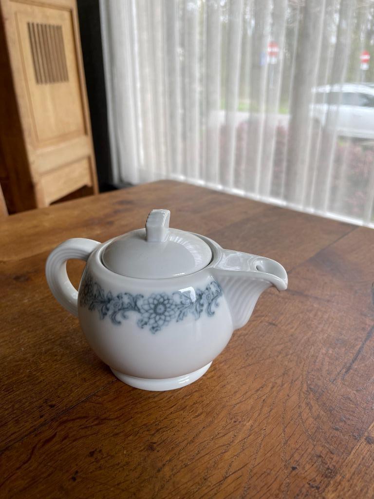 THÉIÈRE MIGNON, Enlèvement, Comme neuf, Porcelaine, Autres types