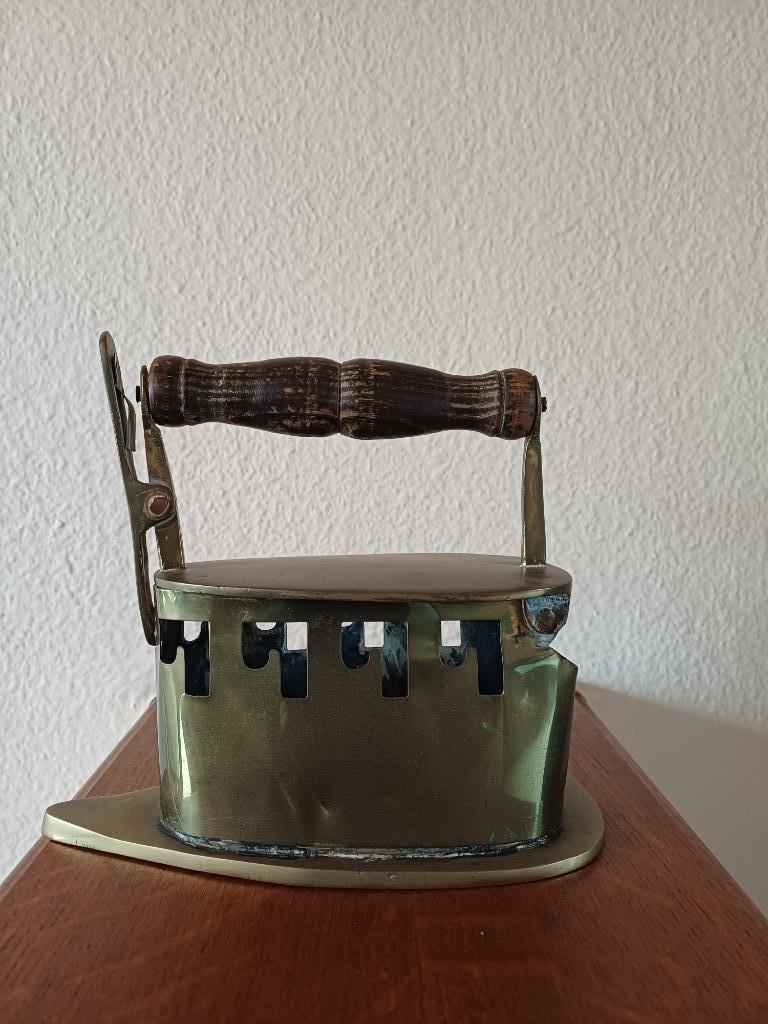 Antiek messing strijkijzer, Antiek en Kunst, Ophalen of Verzenden, Koper