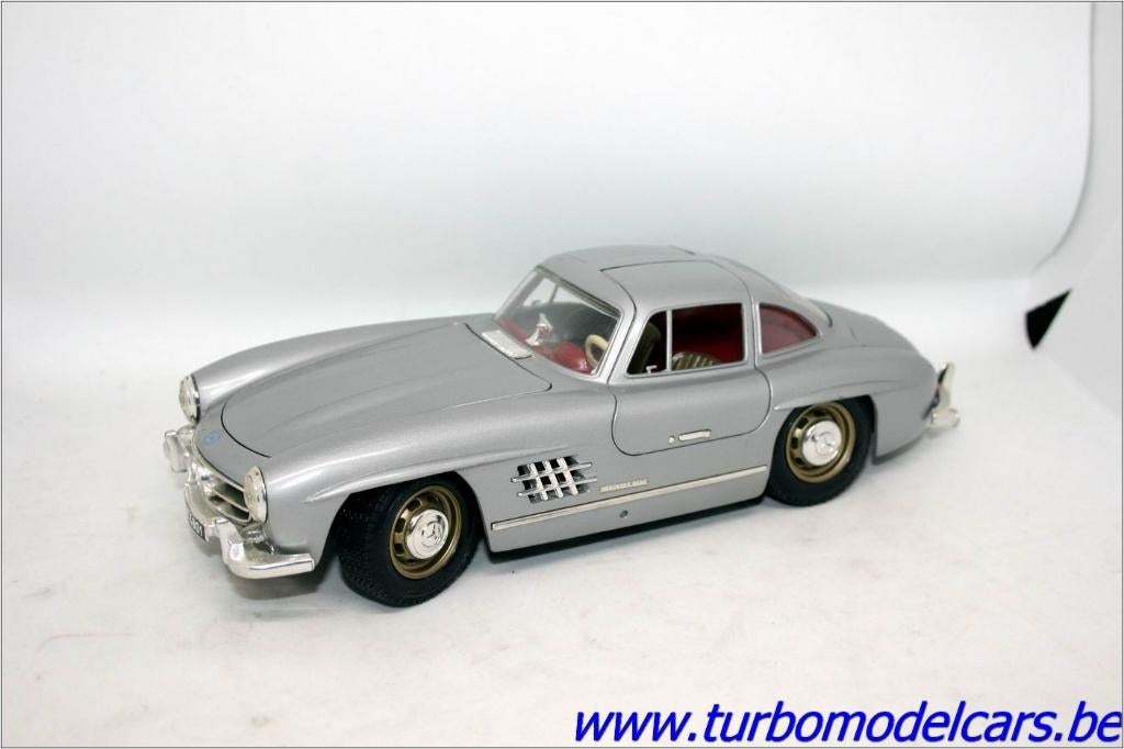 Mercedes Benz 300 SL Gullwing 1/18 Burago, Enlèvement ou Envoi, Comme neuf, Voiture, Burago