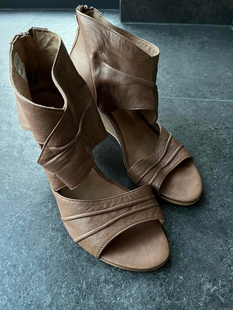 Chaussures cuir camel. Taille 39. Très beau portées, Porté