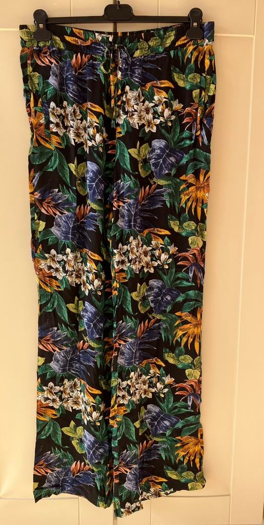 Prachtige broek Essentiel Antwerp maat 42 als nieuw, Kleding | Dames, Broeken en Pantalons, Ophalen of Verzenden, Maat 42/44 (L)