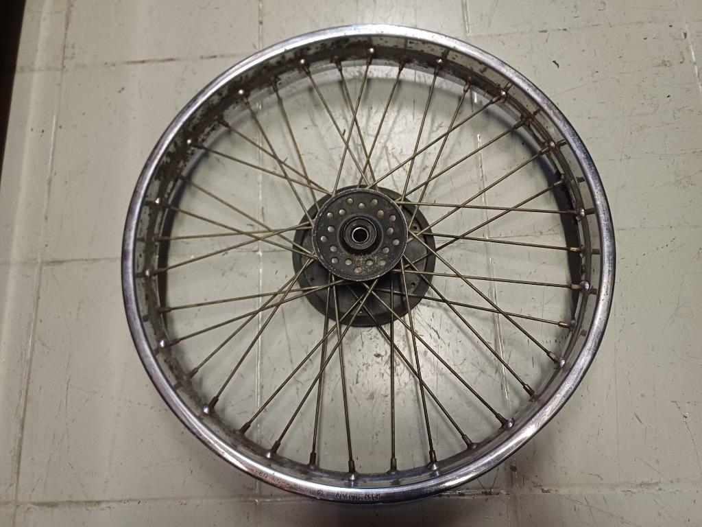 yamaha xt 600 model '90-'94 voorwiel velg met 2 deuken, Enlèvement ou Envoi, Utilisé