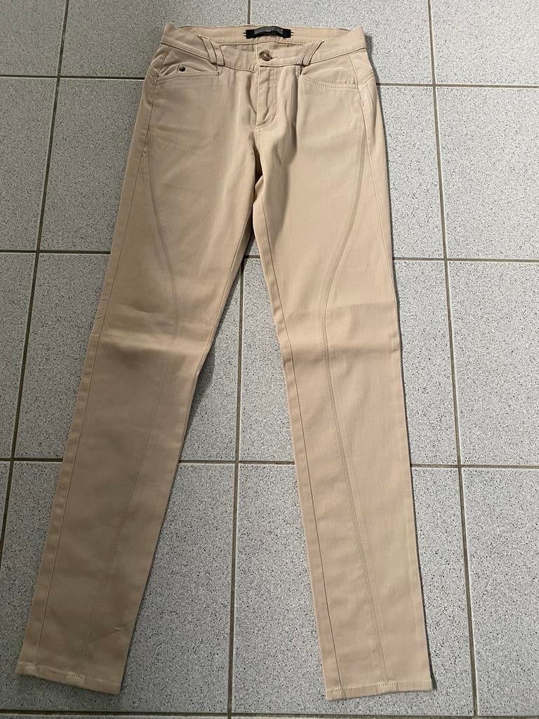 Beige broek van xandres maat 27., Kleding | Dames, Broeken en Pantalons, Beige, Ophalen of Verzenden, Zo goed als nieuw, Maat 36 (S)