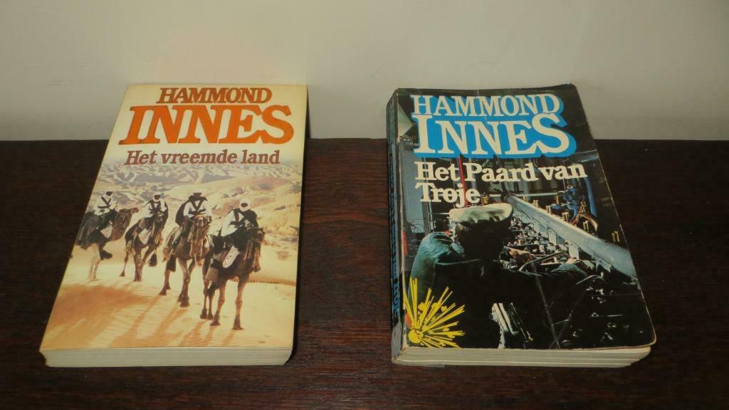 HAMMOND INNES 2 titels Het paard van Troje /Het vreemde land, Gelezen, België, Ophalen of Verzenden, HAMMOND INNES