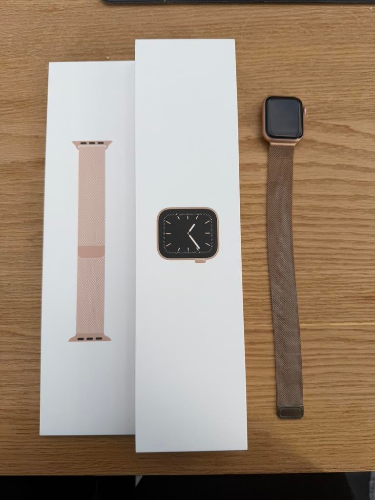 Apple watch series 5 40mm met milanees bandje, Ophalen, Zo goed als nieuw, IOS