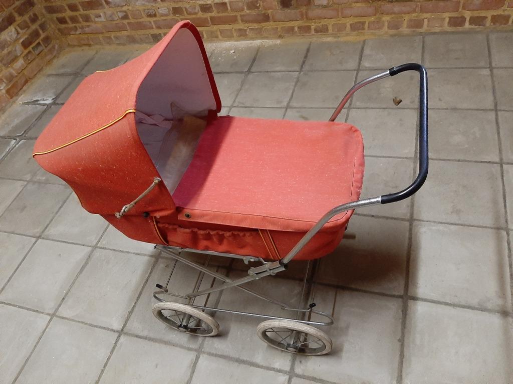 Poppenwagen vintage 50 jaar oud, Antiek en Kunst, Ophalen