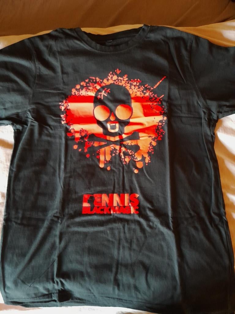 T-shirt Dennis black magic, Zwart, Overige maten, Ophalen of Verzenden, Zo goed als nieuw
