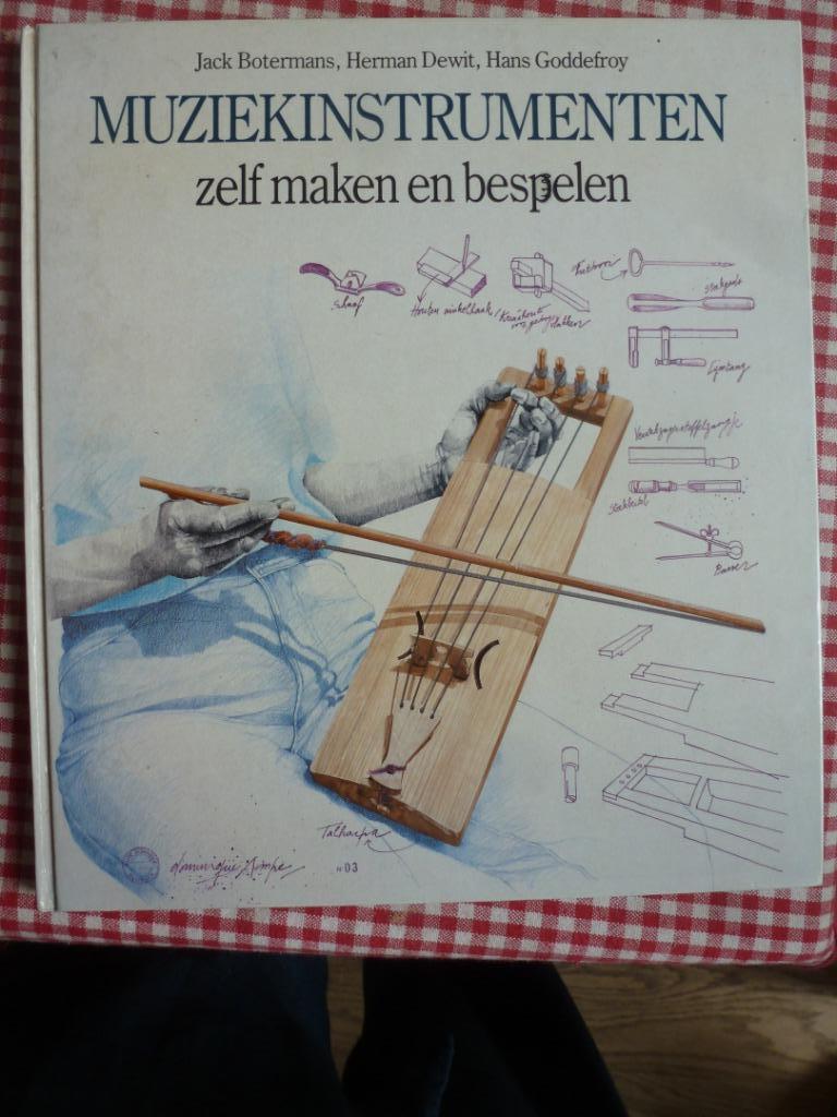 boek : Muziekinstrumenten zelf maken en bespelen, Boeken, Muziek, Ophalen of Verzenden, Zo goed als nieuw, Instrument, Diverse auteurs
