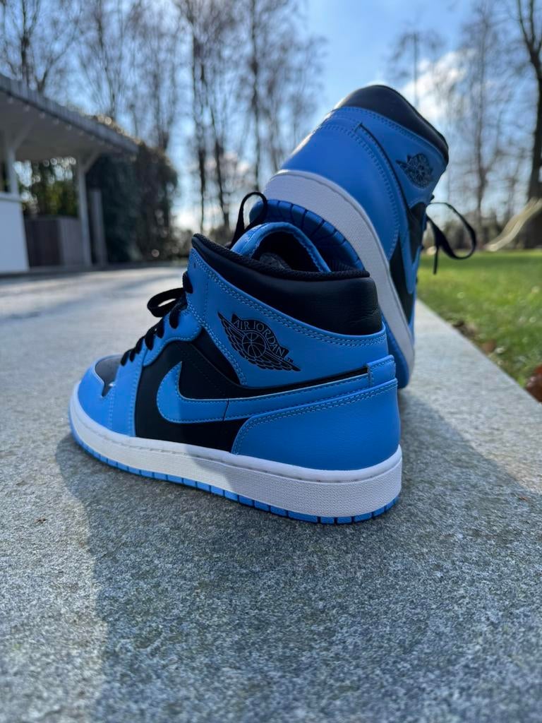 Jordan 1 mid blauw zwart nooit gedragen (bieden mogelijk), Ophalen, Blauw, Nieuw, Sneakers