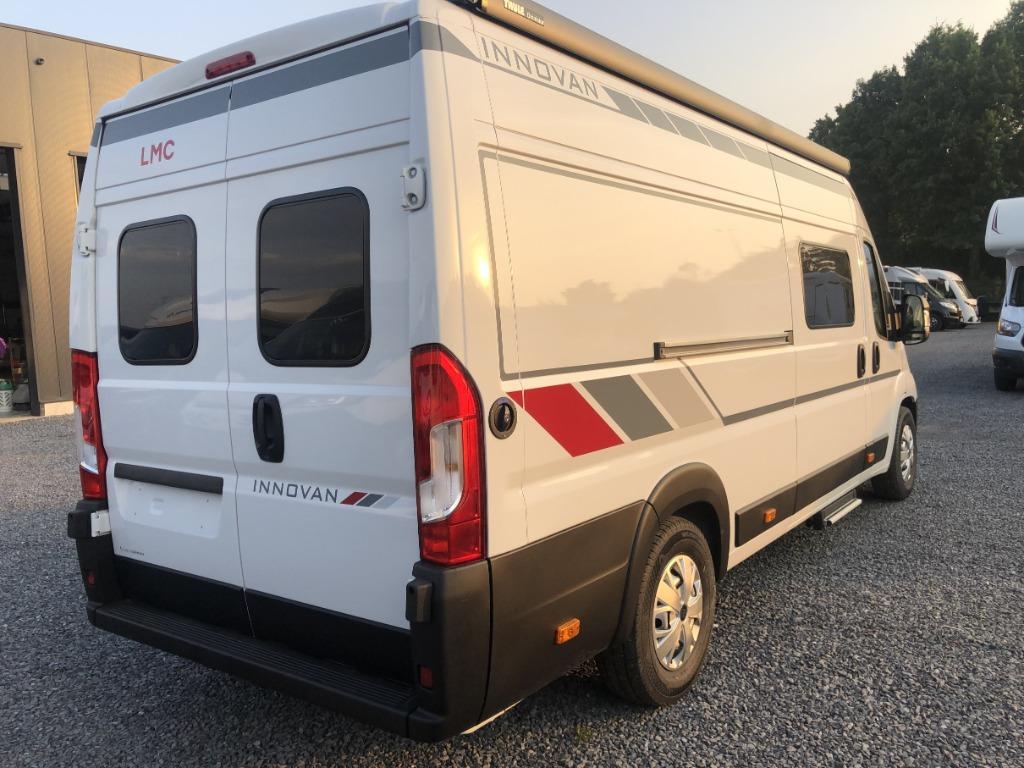 🚐✨ LMC Innovan 640 – Automaat - Lengtebedden - Nieuw🔥, Marchepied électrique, 6 à 7 mètres, Fiat, Diesel