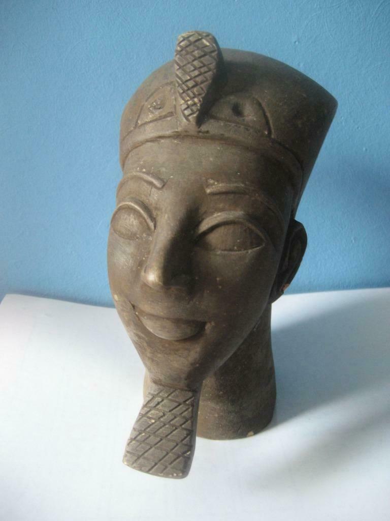 SCULPTURE EGYPTIENNE D’UN PHARAON, Enlèvement