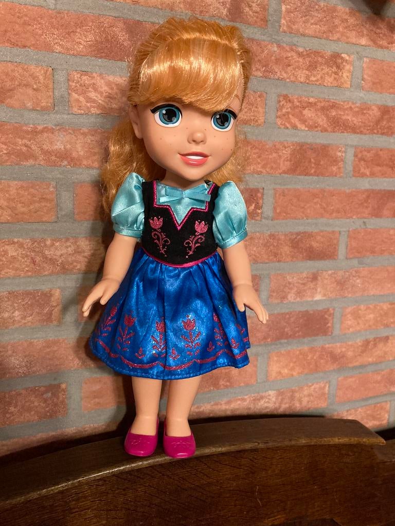 Elsa pop 30 cm, Kinderen en Baby's, Speelgoed | Poppen, Ophalen of Verzenden, Zo goed als nieuw, Overige typen