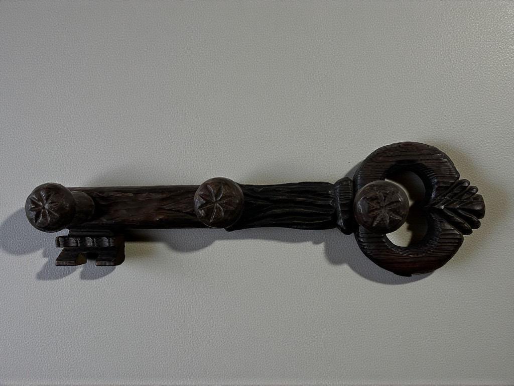 vintage houten XL sleutel kapstok in de vorm van een sleutel, Huis en Inrichting, Ophalen of Verzenden