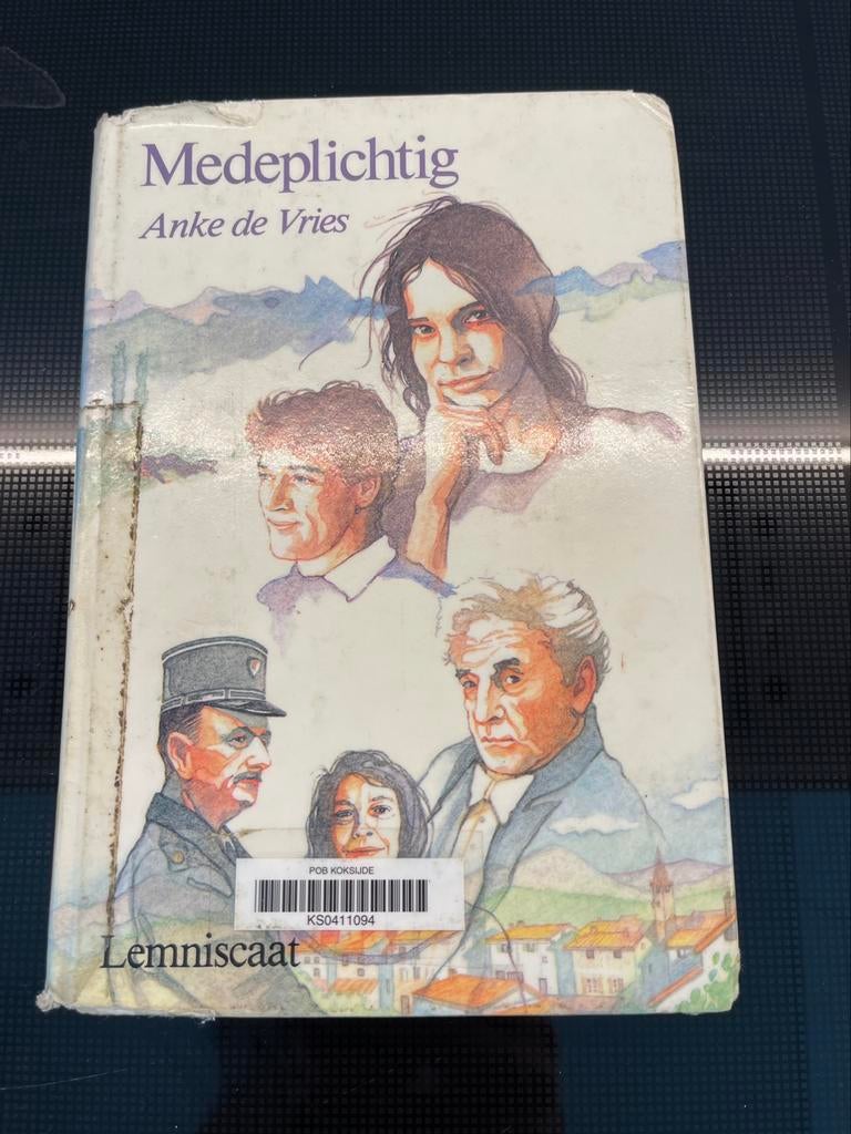Thriller Medeplichting, Ophalen of Verzenden, Zo goed als nieuw