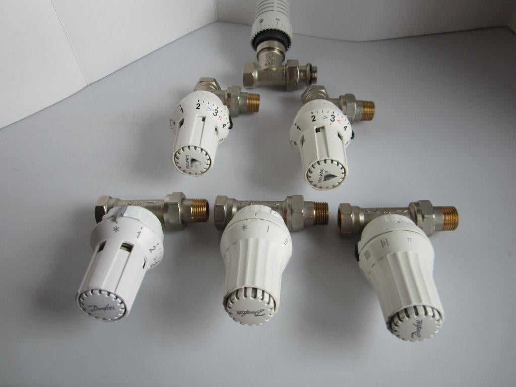 NIEUWE THERMOSTAATKRANEN   Moeten weg ., Verzenden, Nieuw, Thermostaat