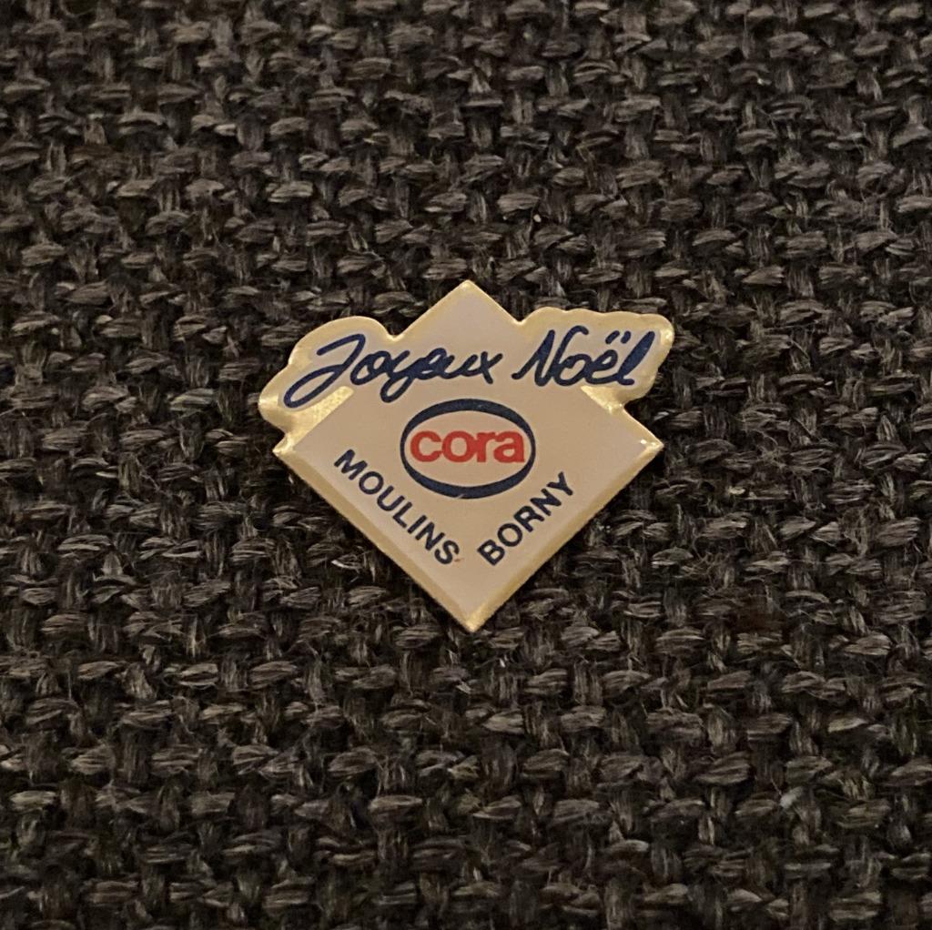 PIN - CORA, Collections, Envoi, Utilisé, Autres sujets/thèmes, Insigne ou Pin's